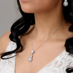 Lace & Favour Alessandra Vintage inspirierte Kristall-Anhänger-Halskette* Silberner Abschlussball-schmuck | Abschlussball-halsketten