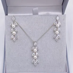 Lace & Favour Amalia Cubic Zirkonia und Perle Brautschmuck Set* Geschenke Für Die Braut | Perlen-hochzeitsschmuck