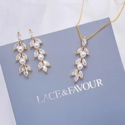 Lace & Favour Amalia Gold Cubic Zirkonia und Perle Brautschmuck Set* Geschenke Für Die Braut | Perlen-hochzeitsschmuck