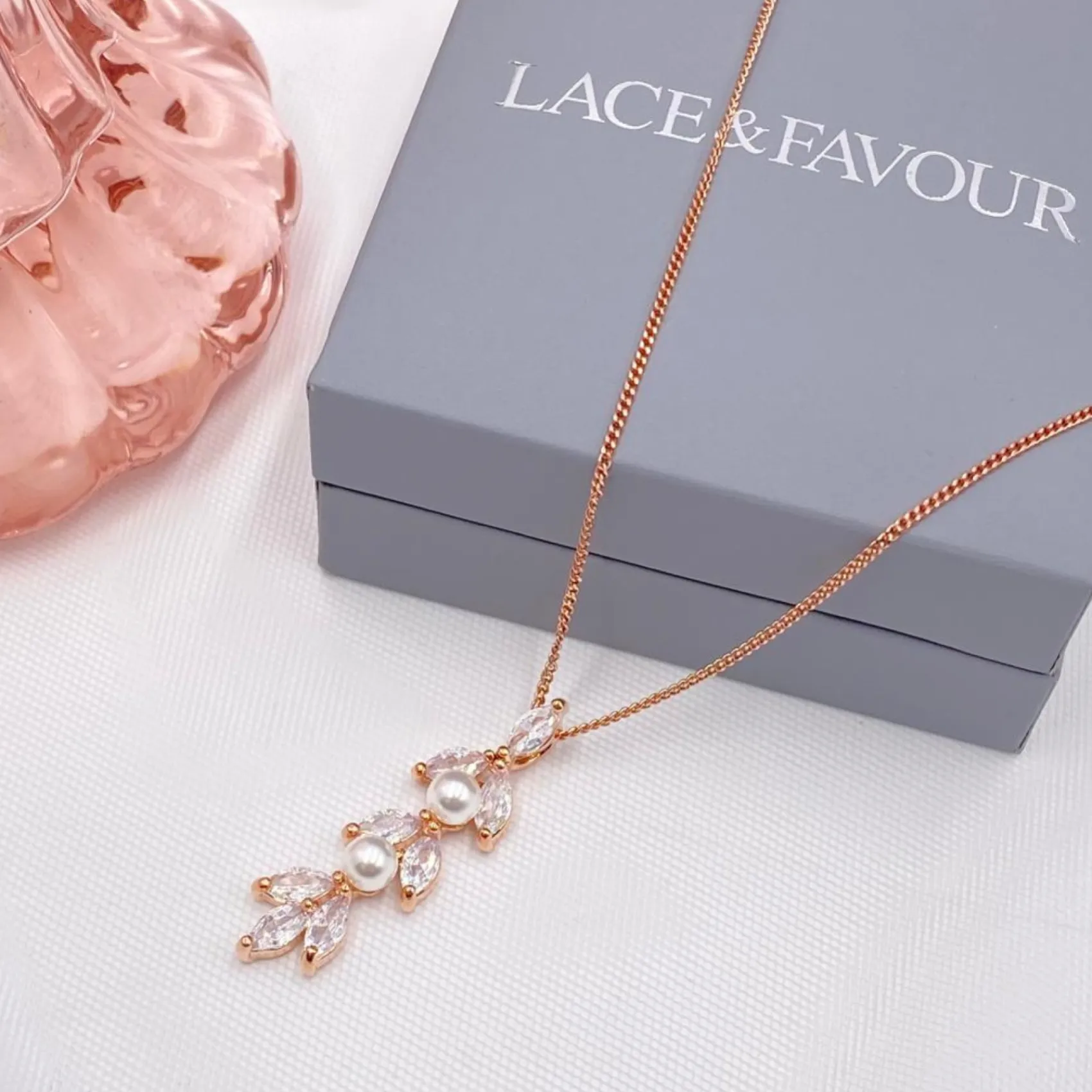 Lace & Favour Amalia Rose Gold Cubic Zirkonia und Perle Anhänger Halskette* Geschenke Für Brautjungfern | Geschenke Für Die Braut