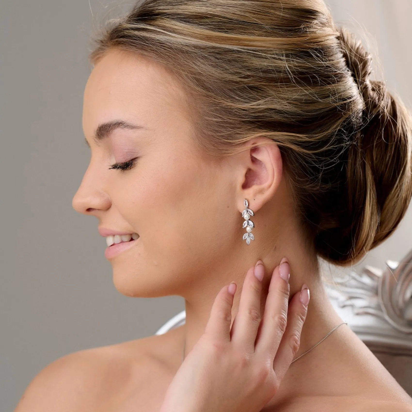 Lace & Favour Amalia Silber Cubic Zirkonia und Perle Tropfen Ohrringe* Geschenke Für Die Braut | Perlen-hochzeitsschmuck