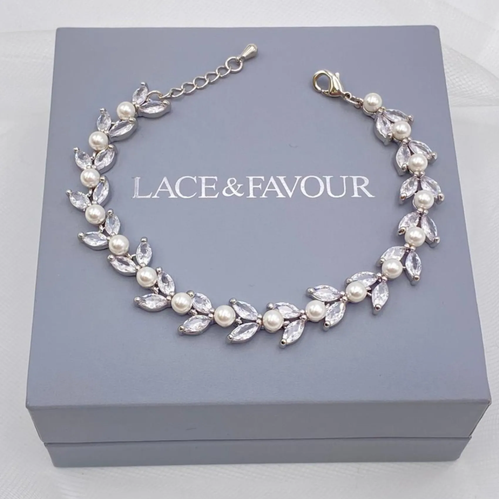 Lace & Favour Amalia Silber Cubic Zirkonia Perle Hochzeit Armband* Geschenke Für Die Braut | Perlen-hochzeitsschmuck