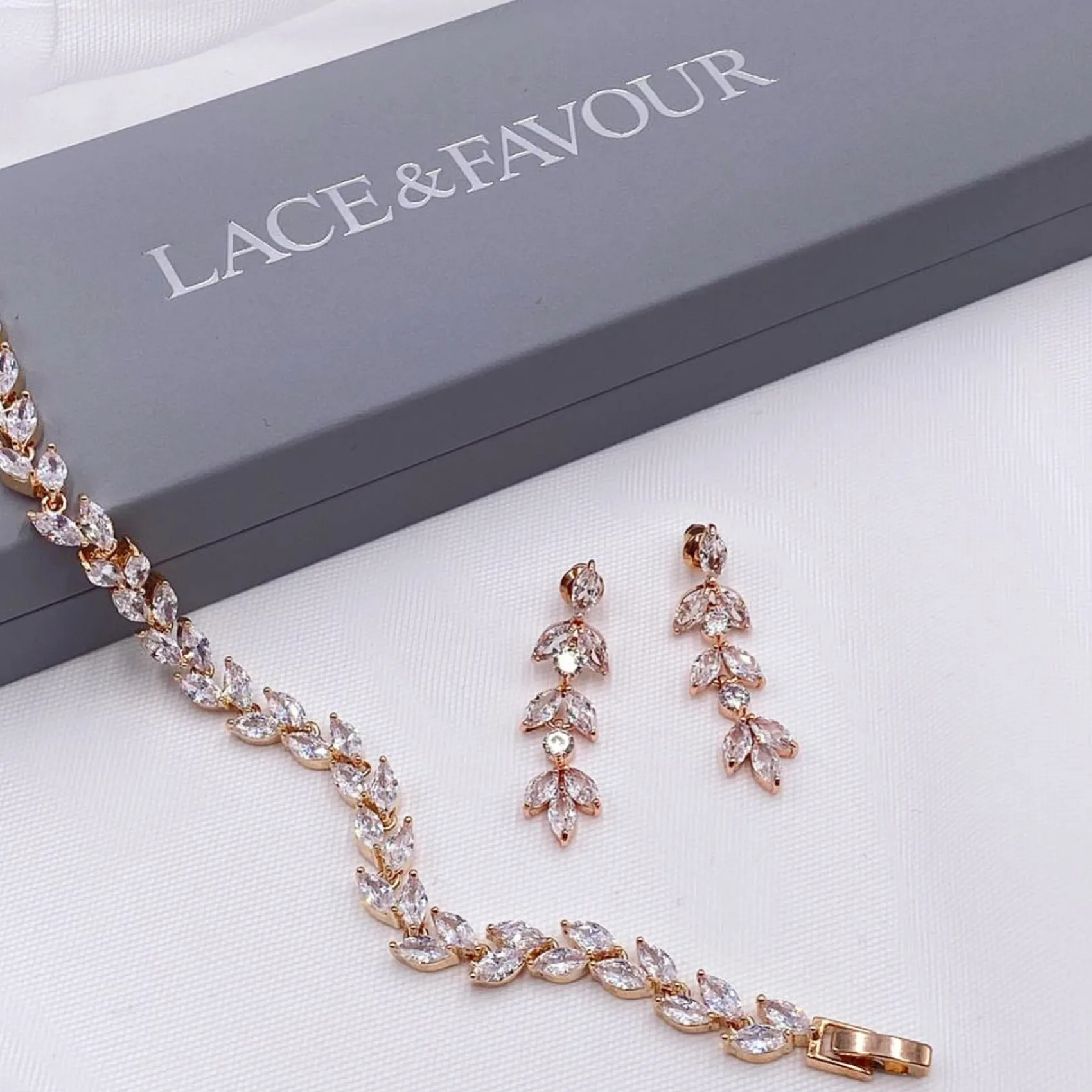 Lace & Favour Amara Rose Gold Crystal Vine of Leaves Armbänder* Geschenke Für Brautjungfern | Geschenke Für Die Braut