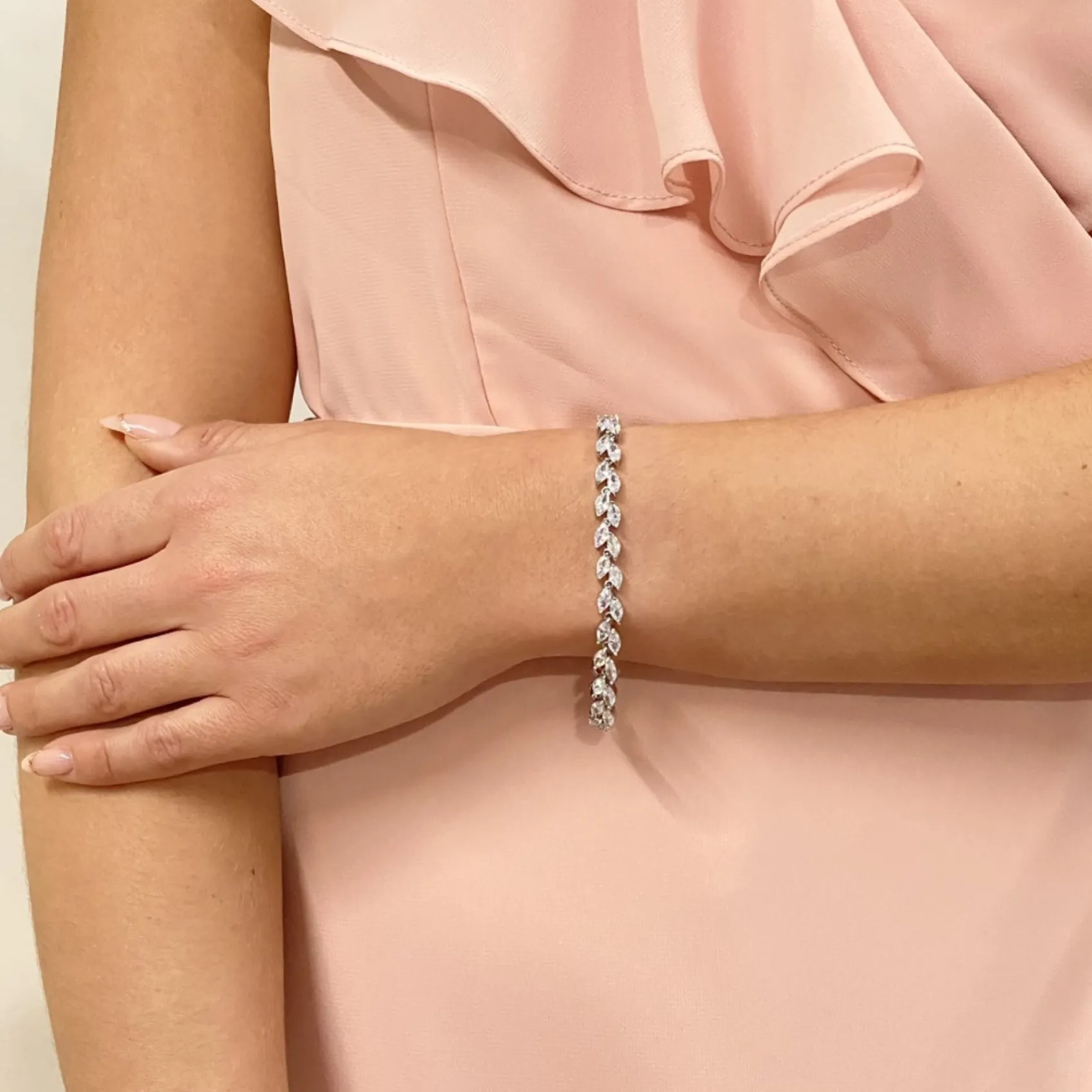 Lace & Favour Amara Silber Crystal Vine of Leaves Armbänder* Silberner Abschlussball-schmuck | Prom Armbänder
