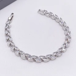 Lace & Favour Amara Silber Crystal Vine of Leaves Armbänder* Silberner Abschlussball-schmuck | Prom Armbänder