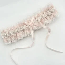 Boudoir Couture Amor Blassrosa Spitze Hochzeit Strumpfband mit Perle Detail* Geschenke Für Die Braut | Strumpfbänder Für Bräute