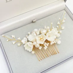 Lace & Favour Anemone Elfenbein Porzellan Blumen und Perle Hochzeit Haarkamm (Gold)* Perlen-haarschmuck | Gold-haar-accessoires