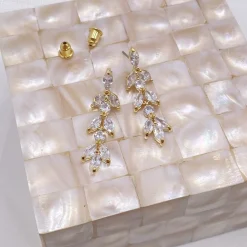 Lace & Favour Aria Gold Cubic Zirkonia Tropfen-Ohrringe* Goldener Abschlussball-schmuck | Abschlussball-ohrringe