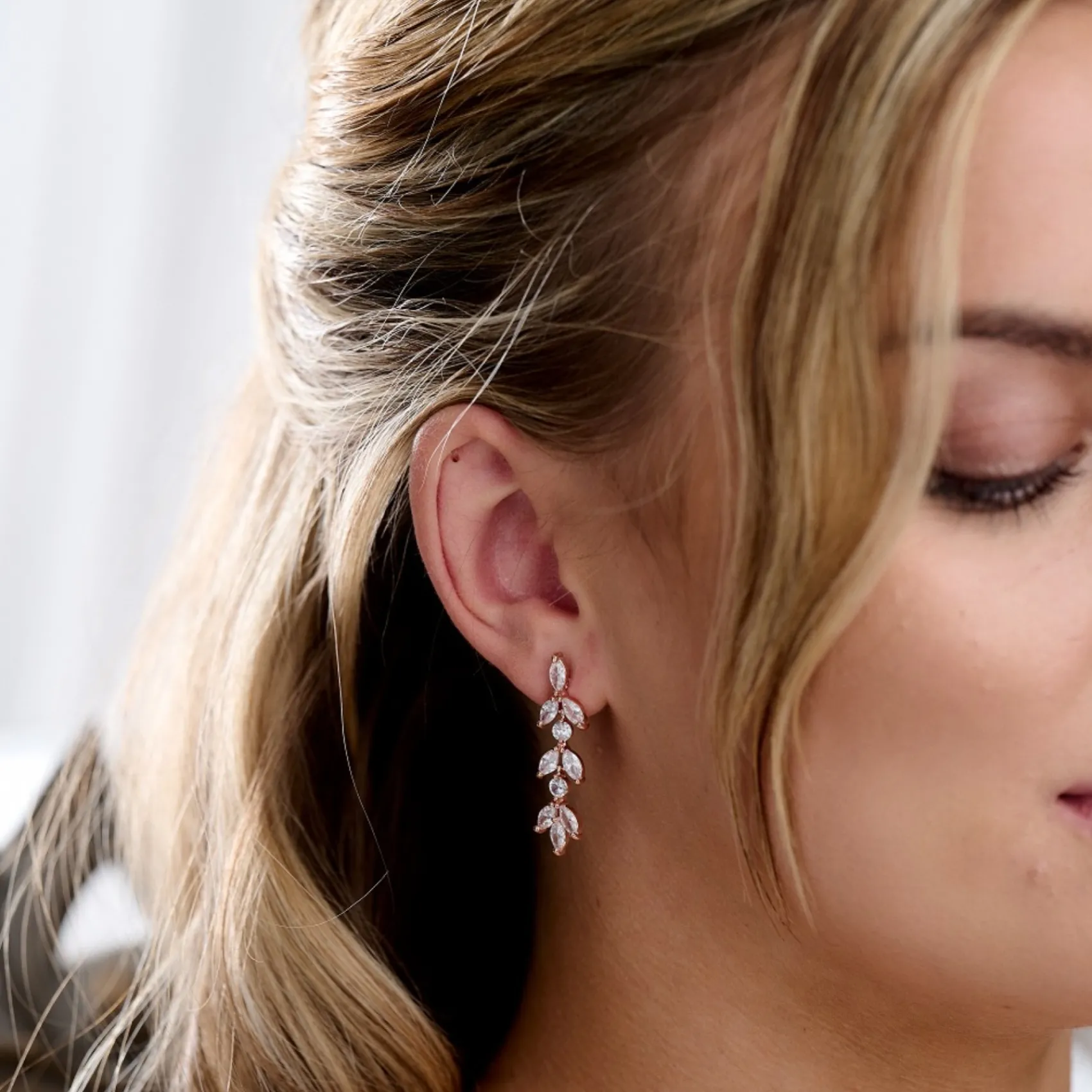 Lace & Favour Aria Rose Gold Cubic Zirkonia Tropfenohrringe* Geschenke Für Brautjungfern | Kristall-hochzeitsschmuck
