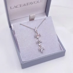Lace & Favour Aria Silber Cubic Zirkonia Anhänger Halskette* Silberner Abschlussball-schmuck | Abschlussball-halsketten