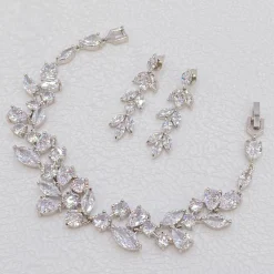 Lace & Favour Aria Silber Cubic Zirkonia Tropfen Ohrringe* Silberner Abschlussball-schmuck | Abschlussball-ohrringe
