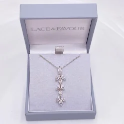 Lace & Favour Aria Silber Cubic Zirkonia Anhänger Halskette* Silberner Abschlussball-schmuck | Abschlussball-halsketten