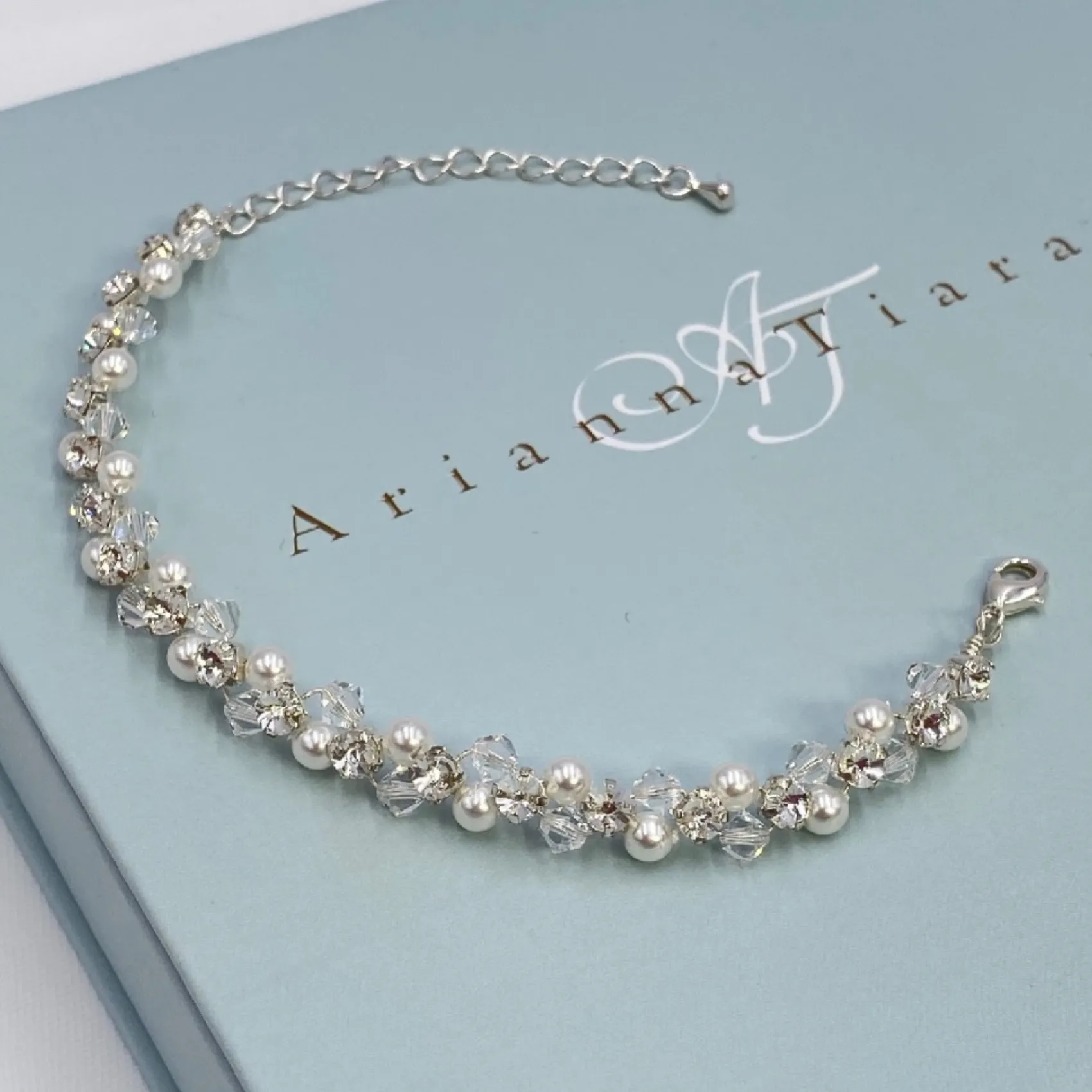 Arianna Gewebtes Perlen- und Kristall-Hochzeitsarmband ARW092* Geschenke Für Brautjungfern | Geschenke Für Die Braut