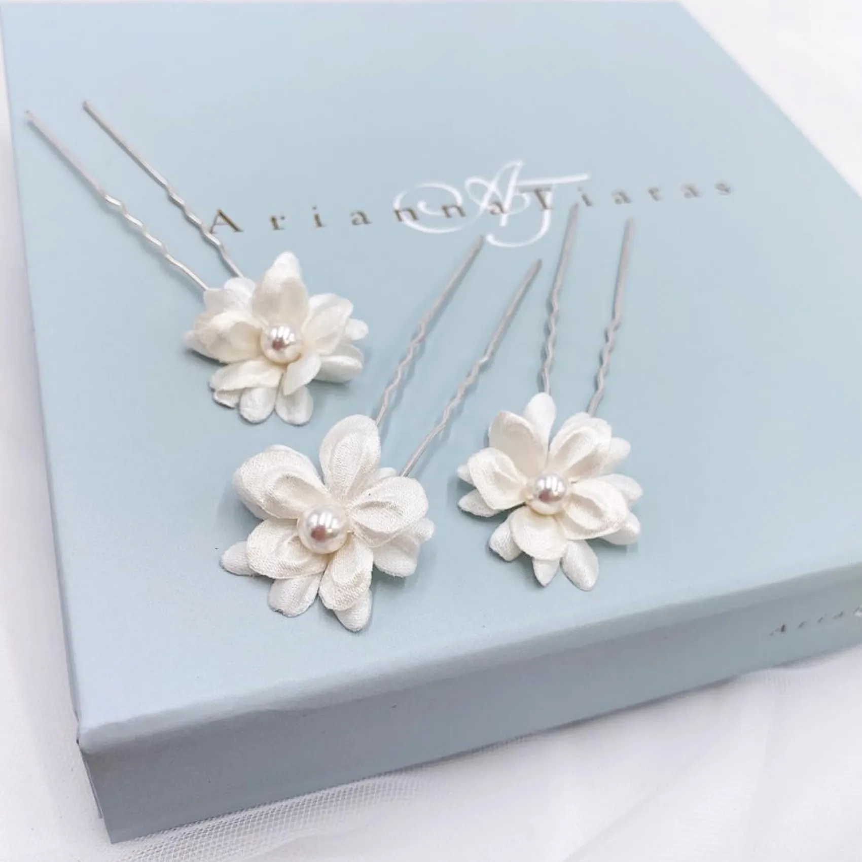Arianna Satz von 3 doppelten Blumenhaarnadeln ARP604* Geschenke Für Blumenmädchen | Geschenke Für Brautjungfern