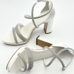 Avalia Shoes Avalia Flavia Elfenbein Satin Riemchen Diamante Plattform Sandalen* Glitzernde Ballschuhe | Weiße Ballschuhe