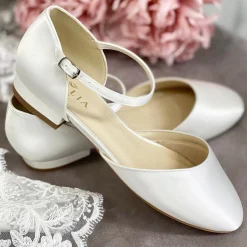 Avalia Shoes Avalia Sissi Elfenbein Satin flache Hochzeitsschuhe mit Knöchelriemen* Hochzeitsschuhe | Flache Hochzeitsschuhe