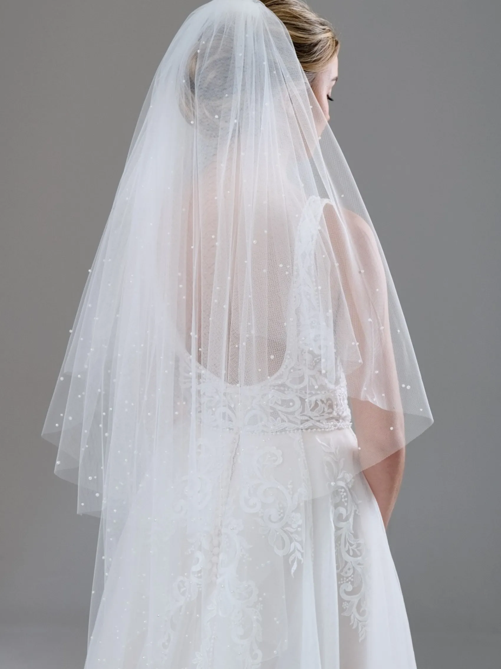 Twilight Designs Bellavue Elfenbein zweistufiger Schleier mit Perlenbesatz und Schnittkante* Zweistufiger Schleier | Fingerspitzen-schleier