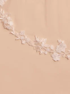 Bianco Evento Bianco Elfenbein einstöckige florale Spitze Rand Fingertip Schleier S413* Einstufige Schleier | Fingerspitzen-schleier