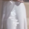 Bianco Evento Bianco Elfenbein einstufiger Kathedralenschleier mit Spitzenapplikationen S519* Einstufige Schleier | Kapelle Länge & Kathedrale Schleier