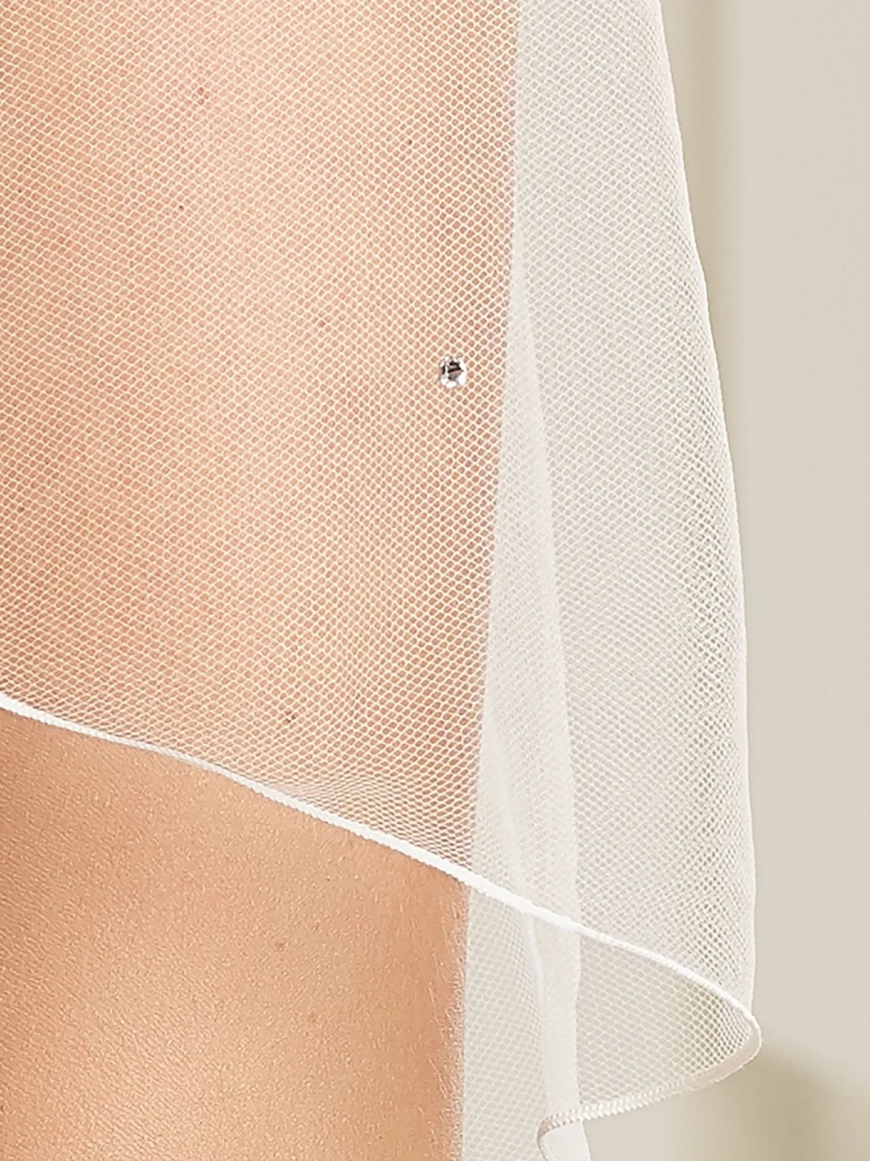 Bianco Evento Bianco Elfenbein einstufiger Swarovski-Kristall-Fingerspitzenschleier mit Kordelrand S320* Einstufige Schleier | Fingerspitzen-schleier