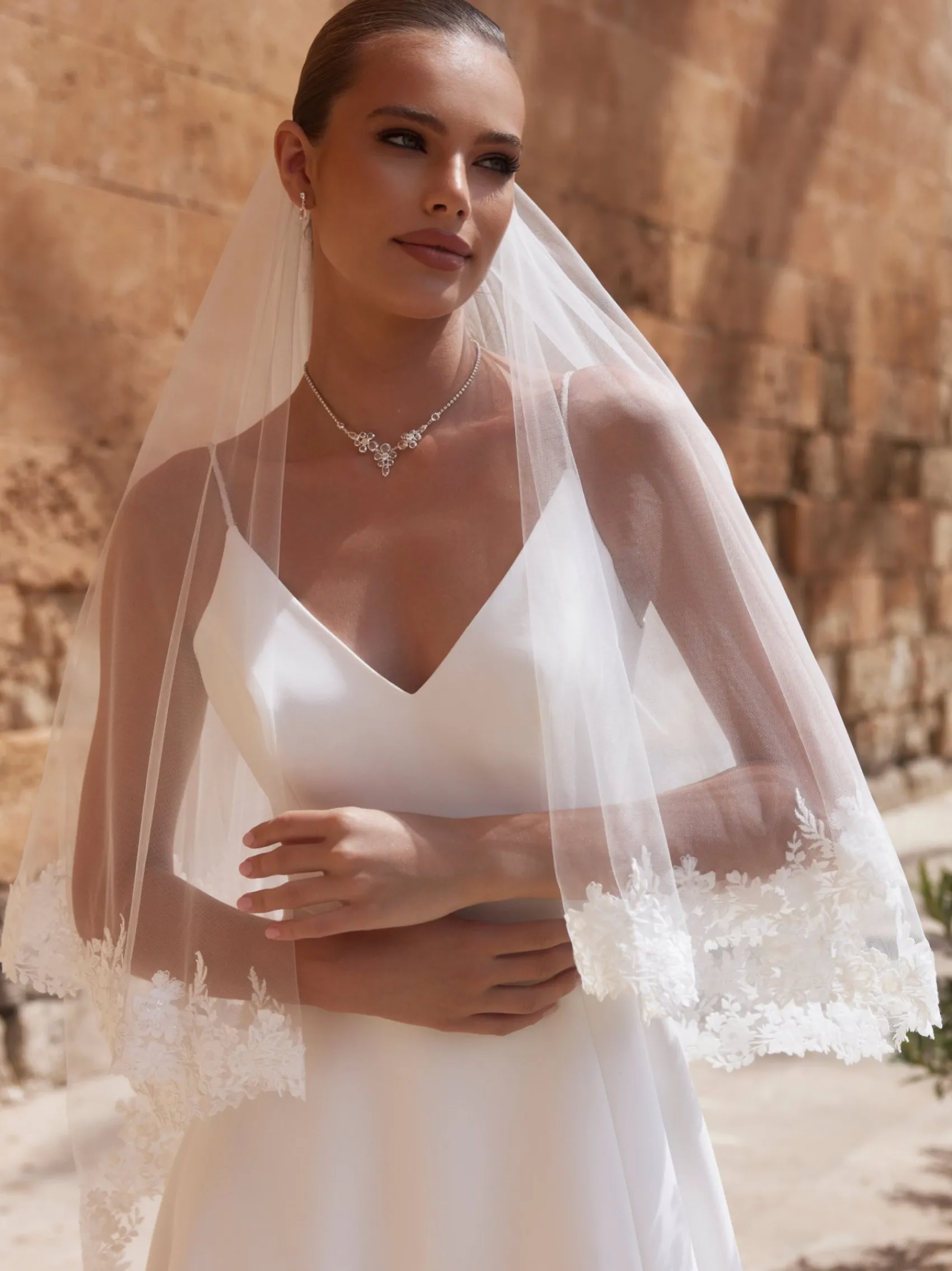Bianco Evento Bianco Elfenbein zwei Etagen florale Spitze Rand Kapelle Schleier S492* Zweistufiger Schleier | Kapelle Länge & Kathedrale Schleier