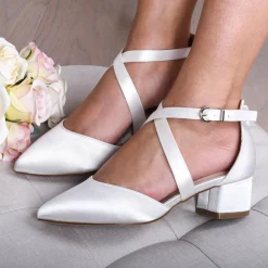 Paradox London Blanche Färbbar Elfenbein Satin Breite Passform Kreuzriemen Niedrige Blockabsätze* Hochzeitsschuhe | Schuhe Mit Niedrigem Absatz