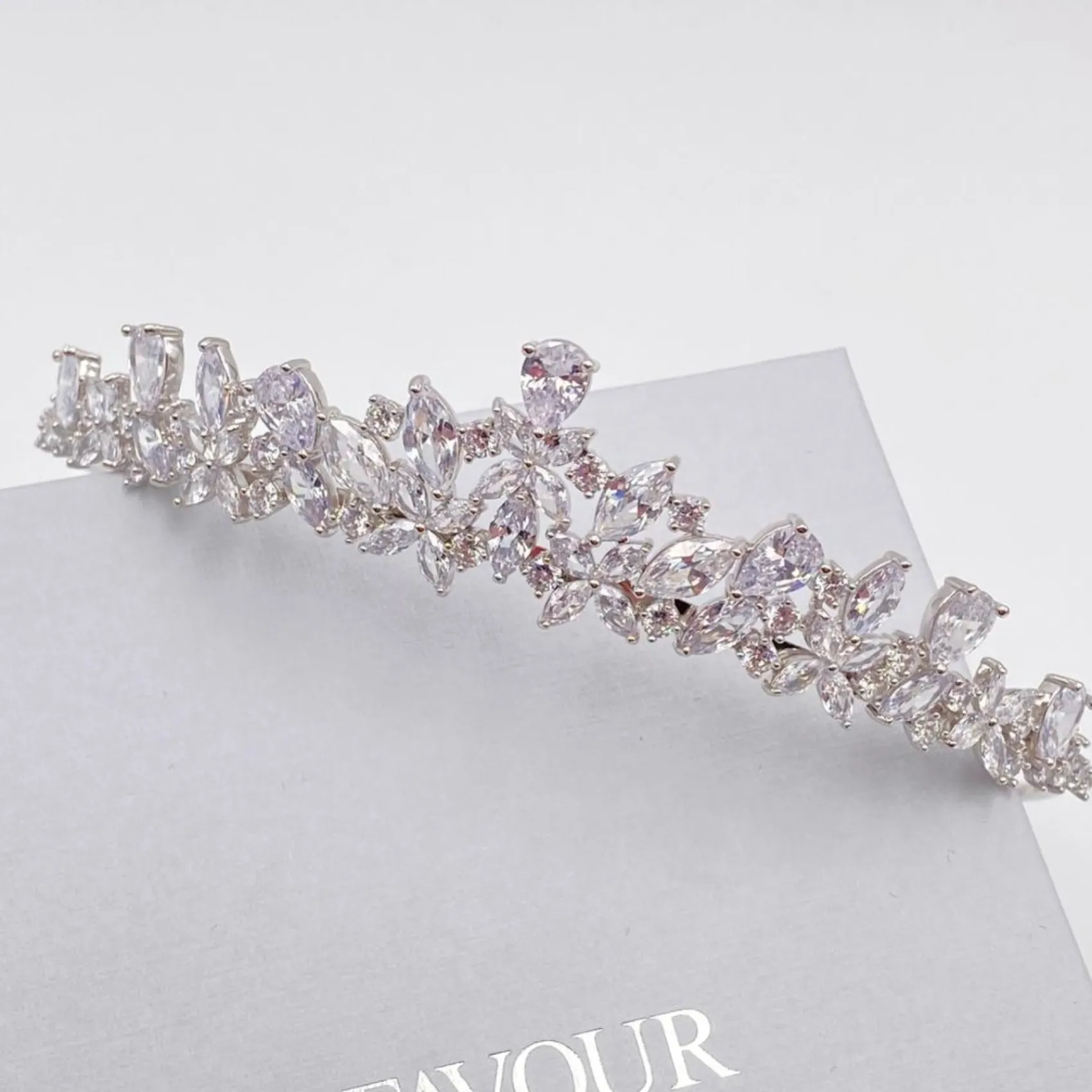 Lace & Favour Bridgerton zierliche CZ Kristall Hochzeit Tiara* Abschlussball-haarbänder & Tiaras | Haarschmuck Aus Kristall