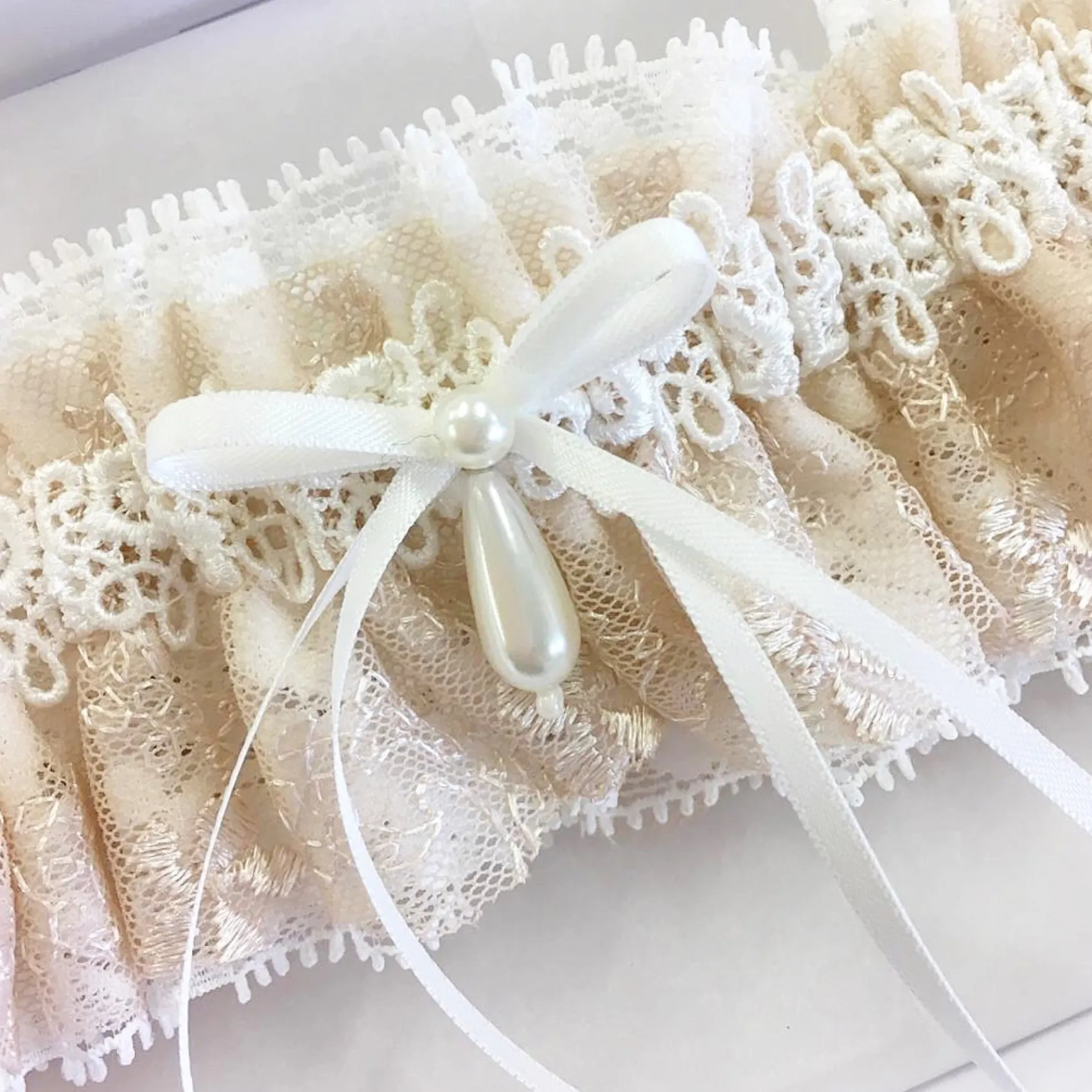 Boudoir Couture Chantilly Blush Floral Spitze Braut Strumpfband mit Perle Tropfen* Geschenke Für Die Braut | Strumpfbänder Für Bräute