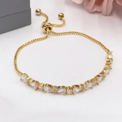 Lace & Favour Charlee Chic Cubic Zirkonia Hochzeitsarmband (Gold)* Goldener Abschlussball-schmuck | Prom Armbänder