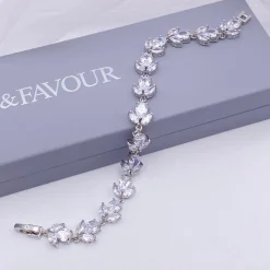 Lace & Favour Chelsea Leaf und Teardrop Kristall Hochzeitsarmband* Silberner Abschlussball-schmuck | Prom Armbänder