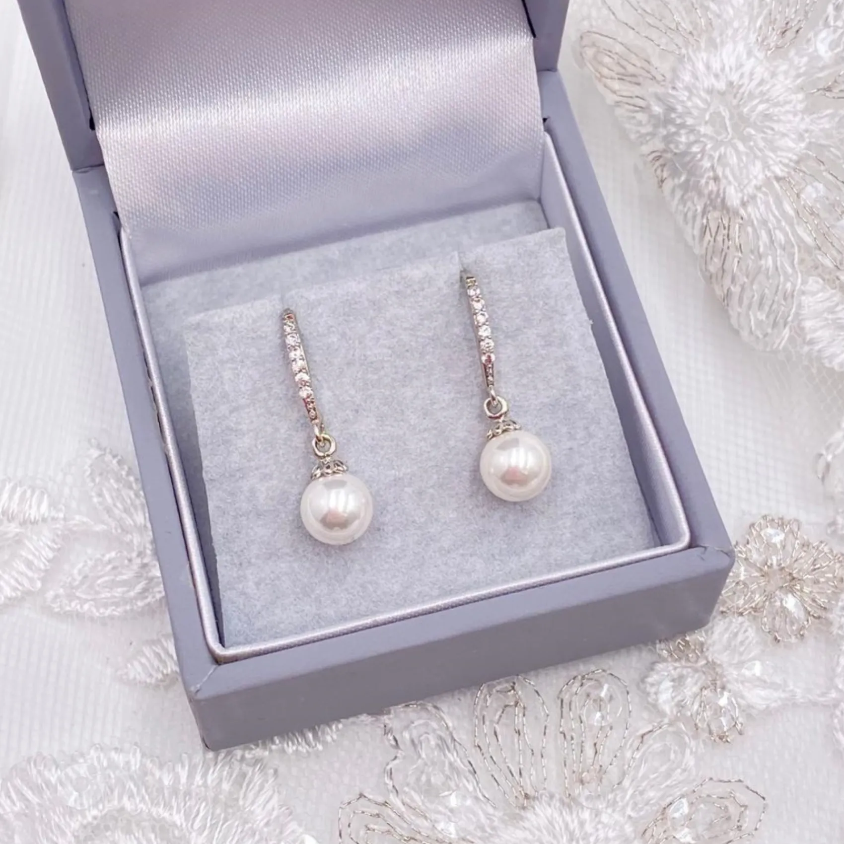 Lace & Favour Chloe Zierliche Perlentropfen-Ohrringe* Geschenke Für Brautjungfern | Perlen-hochzeitsschmuck