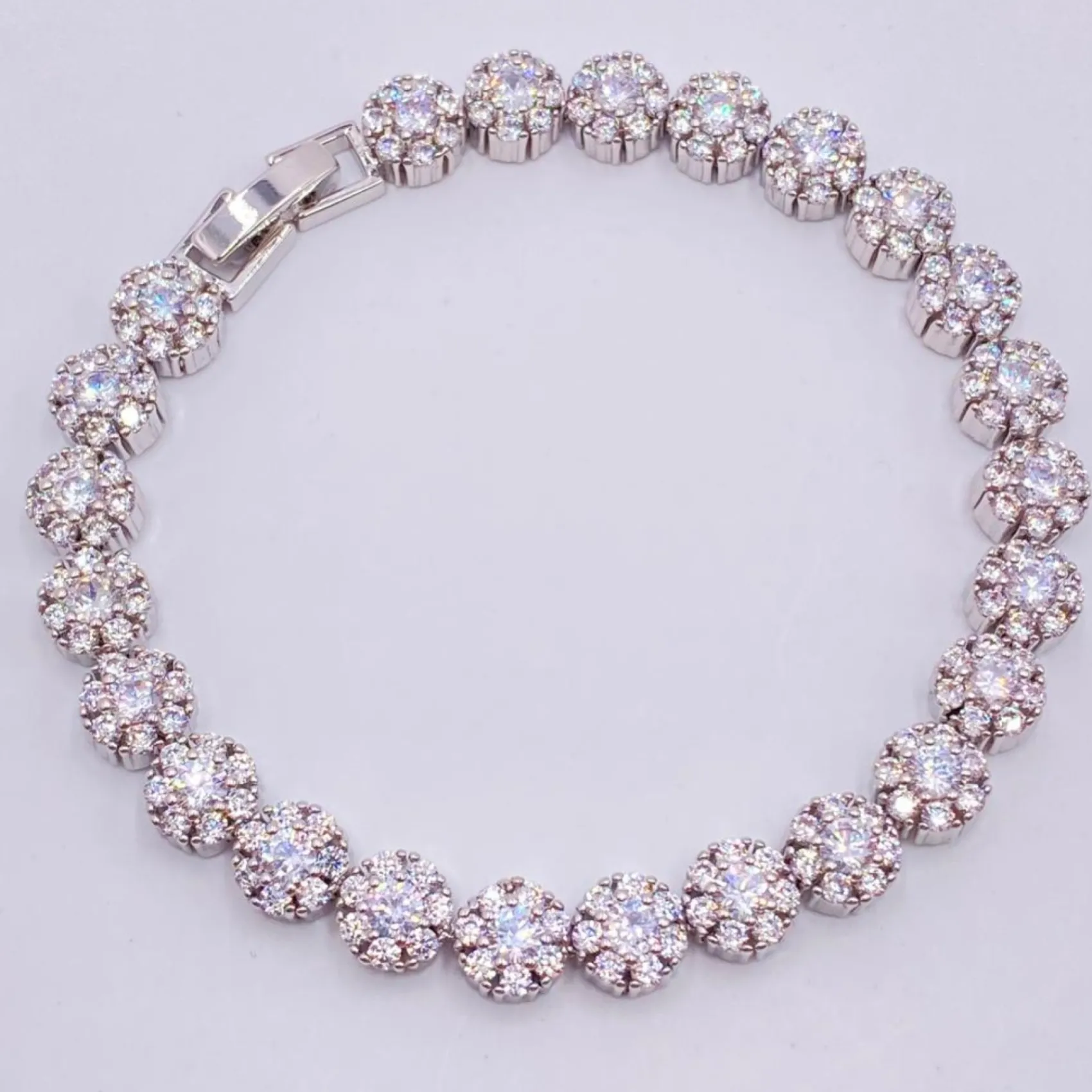 Lace & Favour Claverley Rundes Kristall verschönertes Hochzeitsarmband* Silberner Abschlussball-schmuck | Prom Armbänder