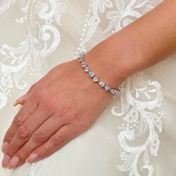 Lace & Favour Connaught Dainty Cubic Zirkonia Hochzeitsarmband (Silber)* Silberner Abschlussball-schmuck | Prom Armbänder