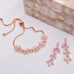 Lace & Favour Daisy Rose Gold Floral Crystal Verstellbares Armband* Geschenke Für Brautjungfern | Kristall-hochzeitsschmuck