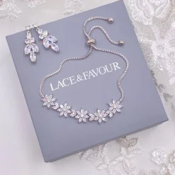 Lace & Favour Daisy Silver Floral Crystal Verstellbares Armband* Silberner Abschlussball-schmuck | Prom Armbänder