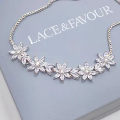 Lace & Favour Daisy Silver Floral Crystal Verstellbares Armband* Silberner Abschlussball-schmuck | Prom Armbänder