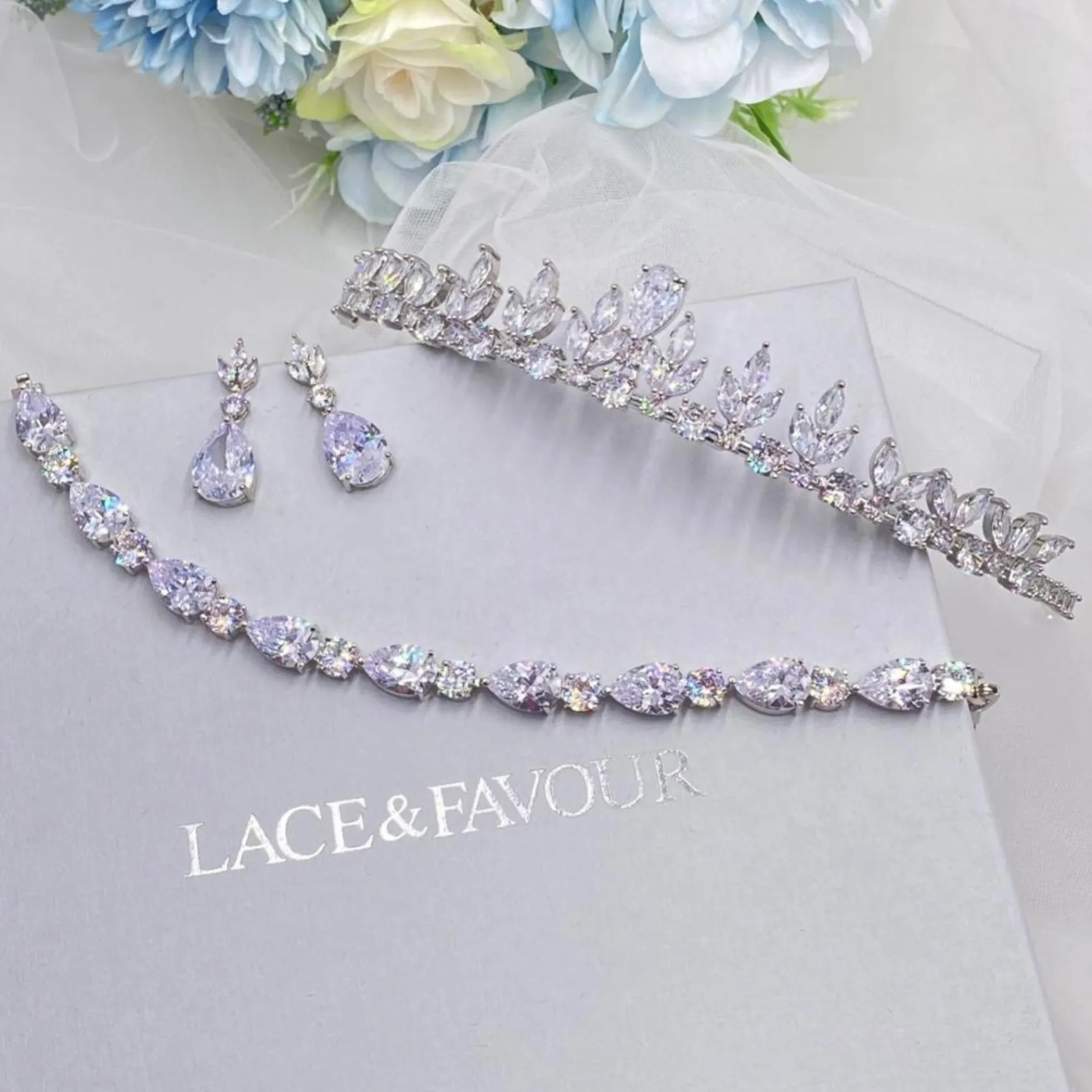 Lace & Favour Dekadenz Low Cubic Zirkonia Blätter Hochzeit Tiara* Abschlussball-haarbänder & Tiaras | Haarschmuck Aus Kristall