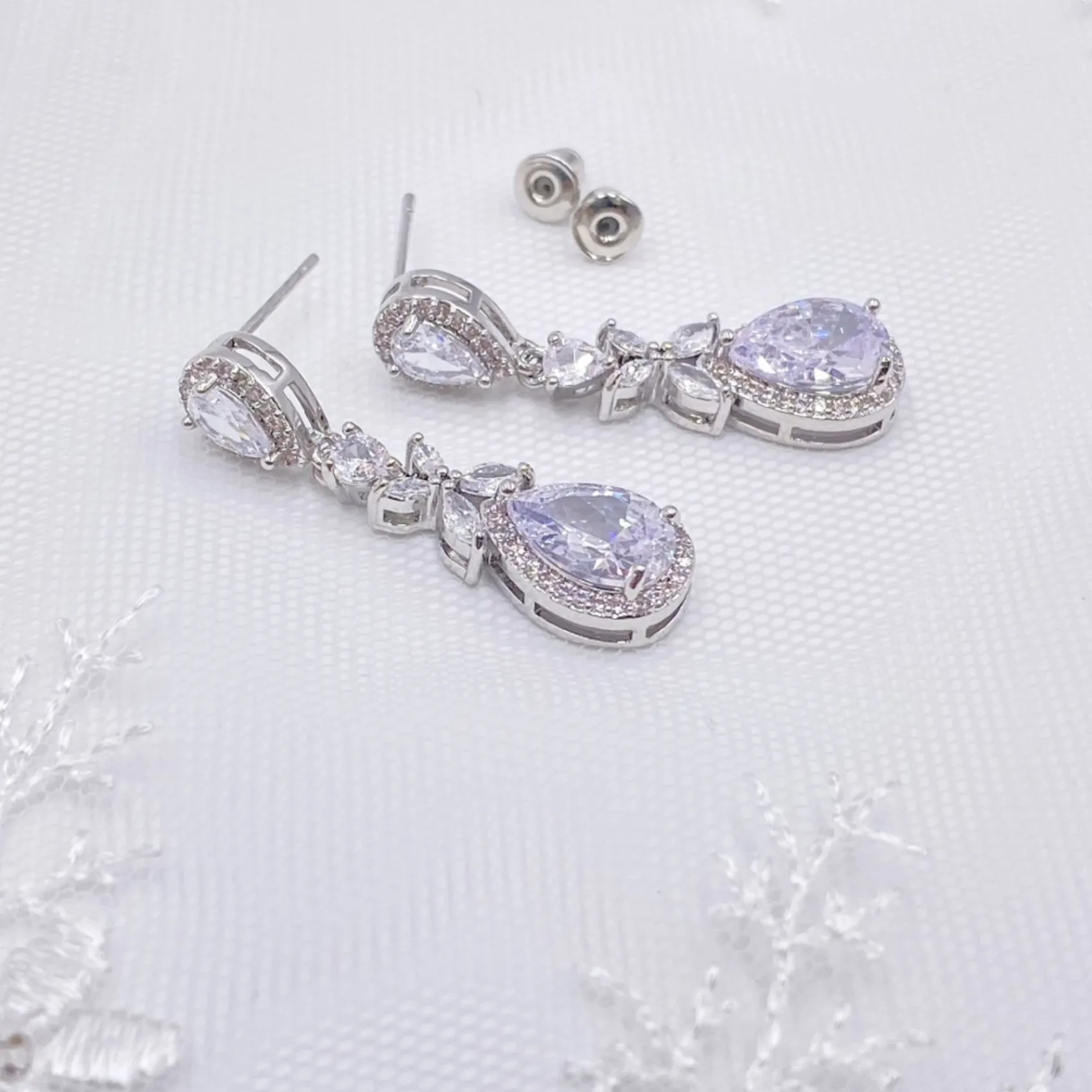 Lace & Favour Dominica Cubic Zirkonia Tropfenohrringe* Silberner Abschlussball-schmuck | Abschlussball-ohrringe