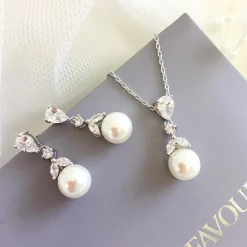 Lace & Favour Elegance Kristall und Perle Hochzeit Ohrringe* Geschenke Für Brautjungfern | Geschenke Für Die Braut