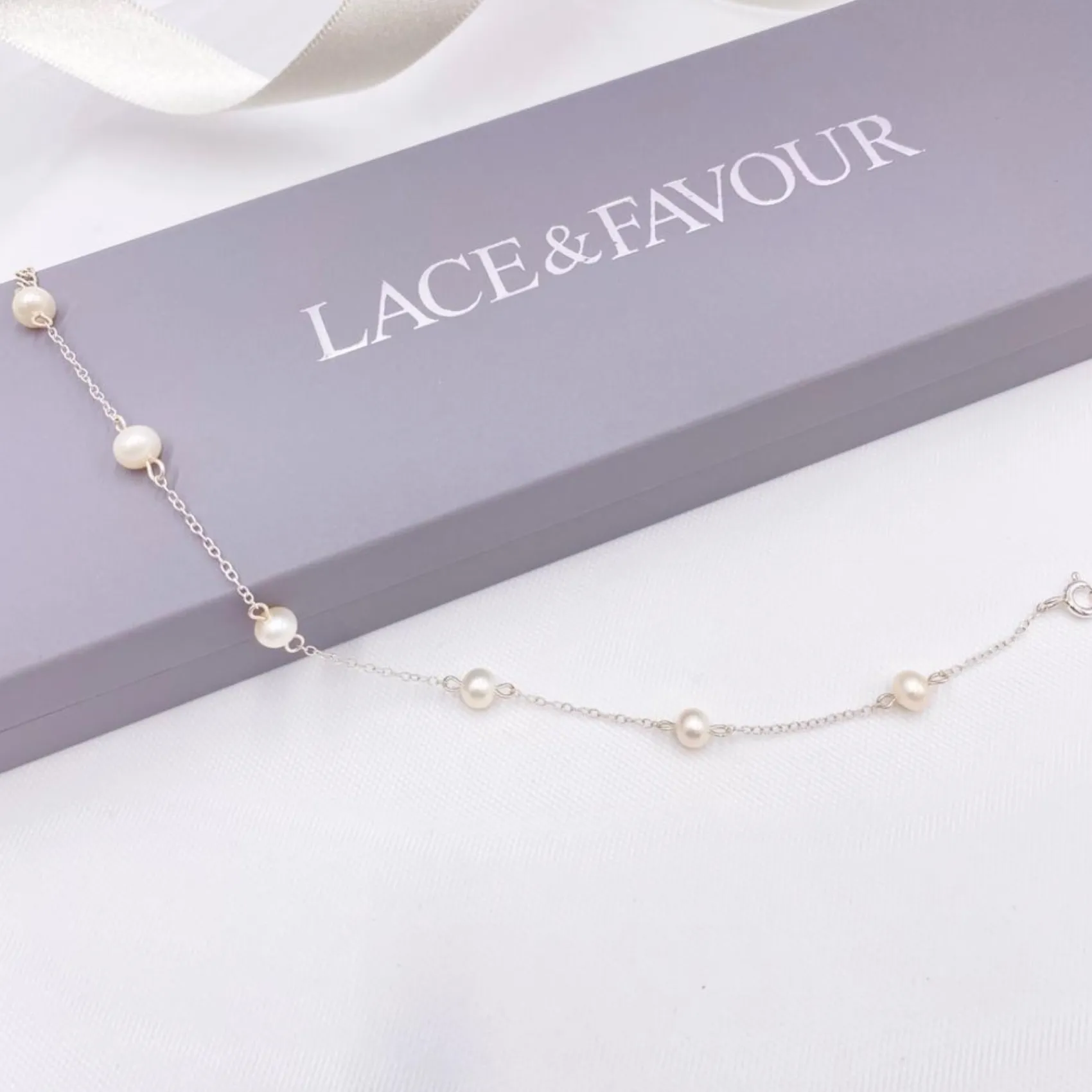 Lace & Favour Elenoa Zierliches Perlenkettenarmband* Geschenke Für Brautjungfern | Perlen-hochzeitsschmuck