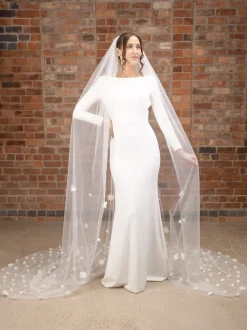 Perfect Bridal Elfenbein Einstöckiger 3D Blumen Kathedrale Brautschleier | L&F* Einstufige Schleier | Kapelle Länge & Kathedrale Schleier