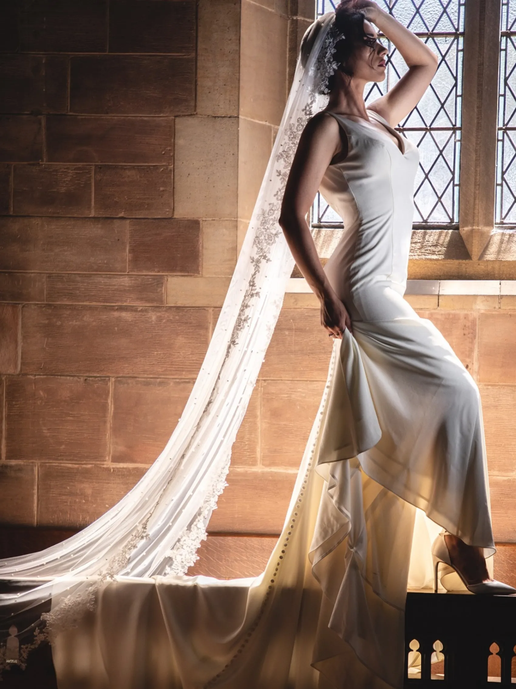 Perfect Bridal Elfenbeinfarbener, einstufiger, perlenverzierter Schleier mit Spitzenrand | L&F* Einstufige Schleier | Kapelle Länge & Kathedrale Schleier