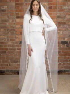 Perfect Bridal Elfenbeinfarbener einstufiger Kathedralenschleier mit Blattstickerei aus Spitze* Einstufige Schleier | Kapelle Länge & Kathedrale Schleier