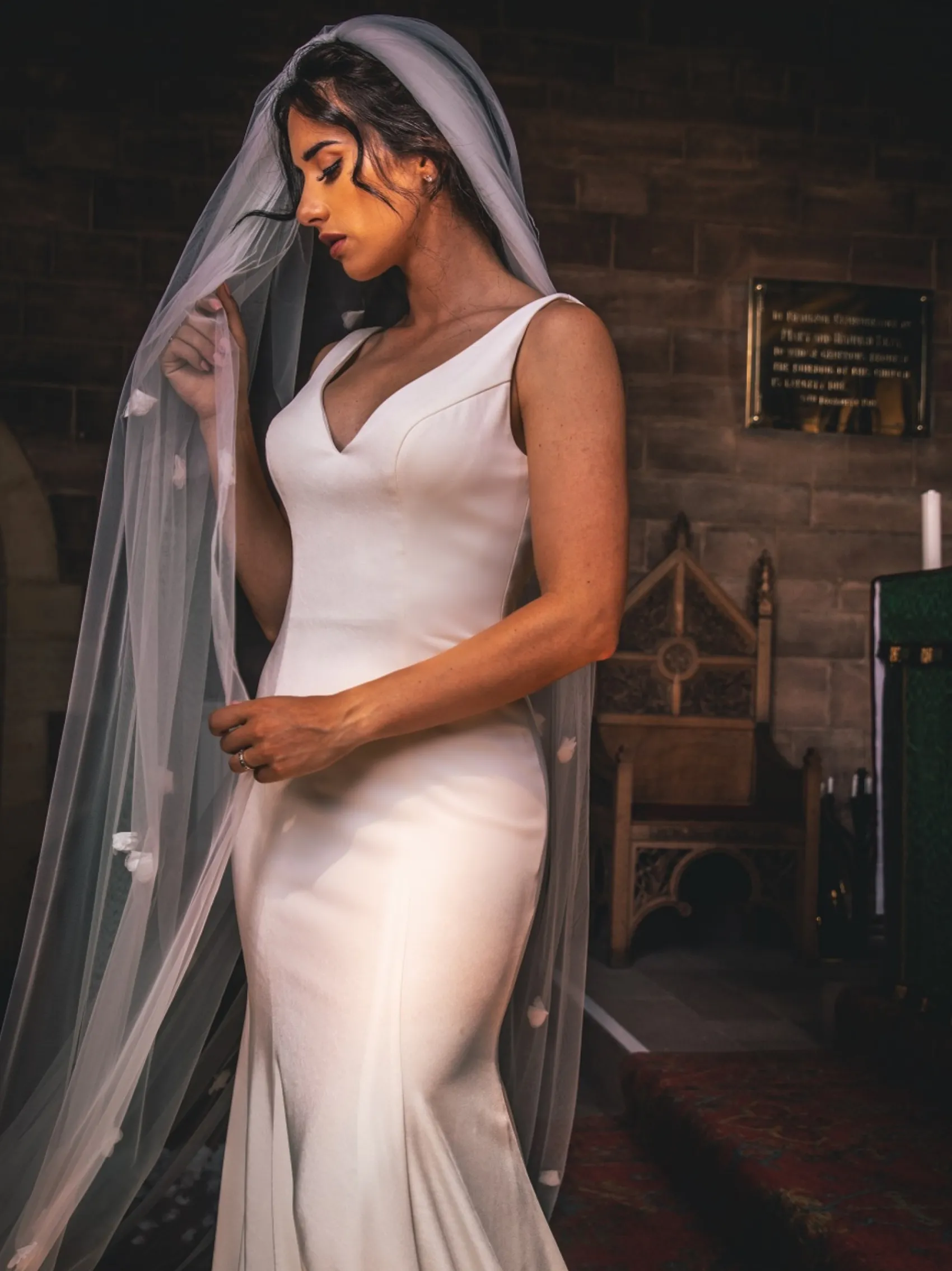 Perfect Bridal Elfenbeinfarbener, einstufiger, stark verzierter 3D-Blumen-Schleier | L&F* Einstufige Schleier | Kapelle Länge & Kathedrale Schleier