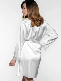 Poirier Elfenbeinfarbener Satin-Diamant-Brautmantel 'Bride' und 'Just Married' Brautmantel* Flitterwochengeschenke | Geschenke Für Die Braut