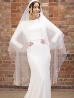 Perfect Bridal Elfenbeinfarbener zweistufiger, stark verzierter Perlenschleier in Walzerlänge* Zweistufiger Schleier | Schleier In Walzerlänge
