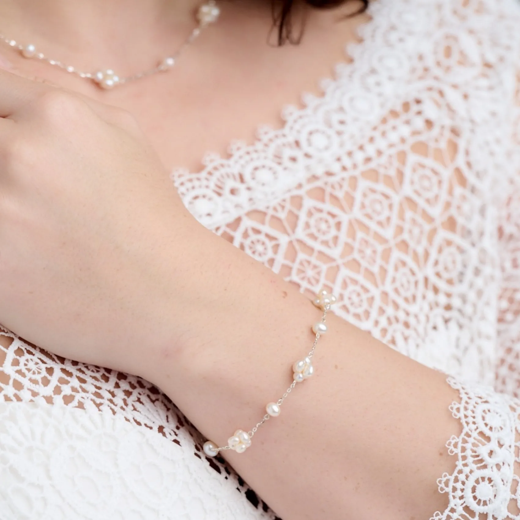 Lace & Favour Eliana Süßwasserperlen-Cluster-Kettenarmband* Geschenke Für Die Mutter Des Bräutigams | Geschenke Für Die Mutter Der Braut
