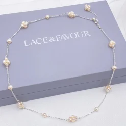 Lace & Favour Eliana Süßwasserperlen-Cluster-Kette Halskette* Geschenke Für Die Mutter Des Bräutigams | Geschenke Für Die Mutter Der Braut