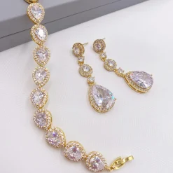 Lace & Favour Eternal Chandelier Kristall-Ohrringe für die Hochzeit (Gold)* Goldener Abschlussball-schmuck | Abschlussball-ohrringe