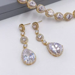 Lace & Favour Eternal Chandelier Kristall-Ohrringe für die Hochzeit (Gold)* Goldener Abschlussball-schmuck | Abschlussball-ohrringe